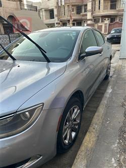 Chrysler 200